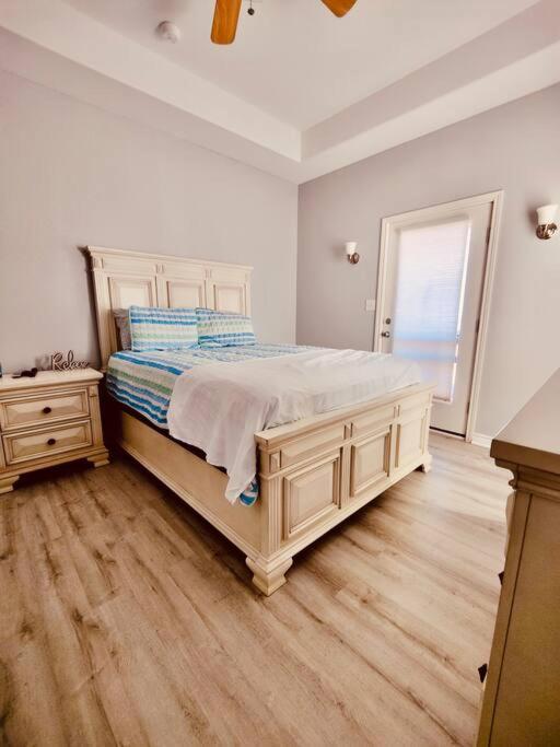 Sunny Delight - Sleeps 10 - Generous Space! Bolivar Peninsula Esterno foto